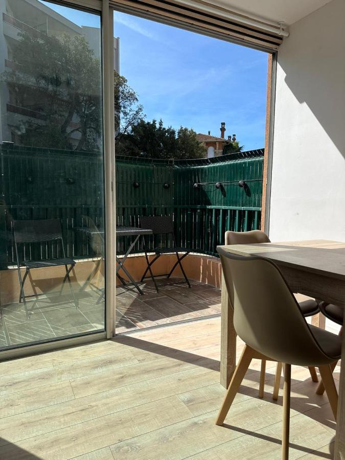 Charmant Studio Neuf 150M Plage Sur Avenue Principale Climatise Et Parking Cavalaire-sur-Mer Exterior photo