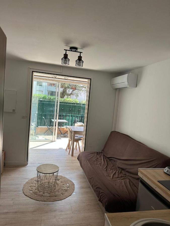 Charmant Studio Neuf 150M Plage Sur Avenue Principale Climatise Et Parking Cavalaire-sur-Mer Exterior photo