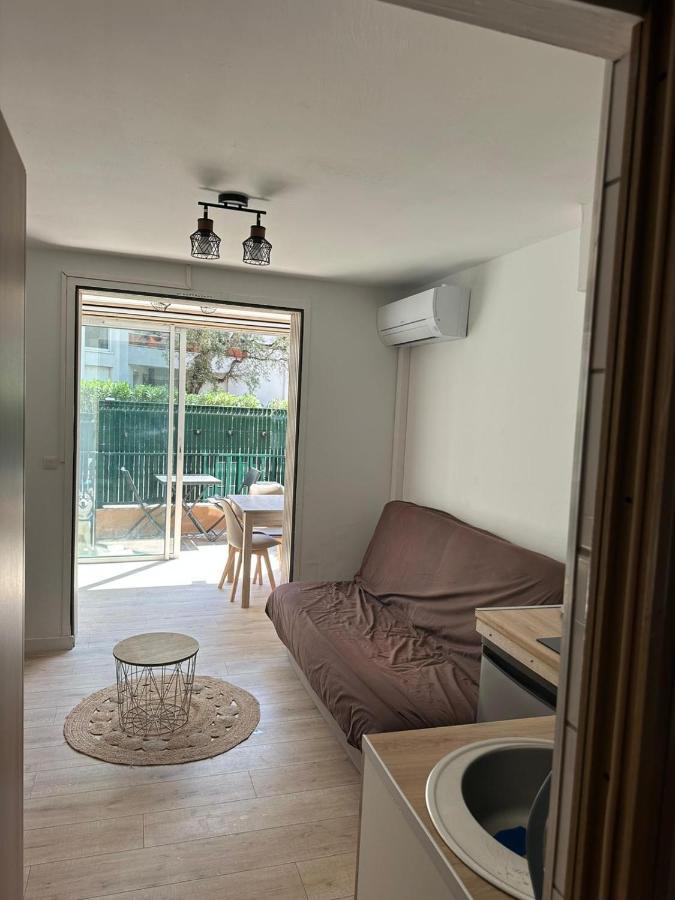 Charmant Studio Neuf 150M Plage Sur Avenue Principale Climatise Et Parking Cavalaire-sur-Mer Exterior photo